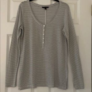Banana Republic size M women’s long sleeve shirt.